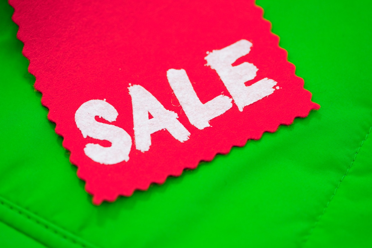 Big Brands Offering Big Discounts on Pre-GST Sale